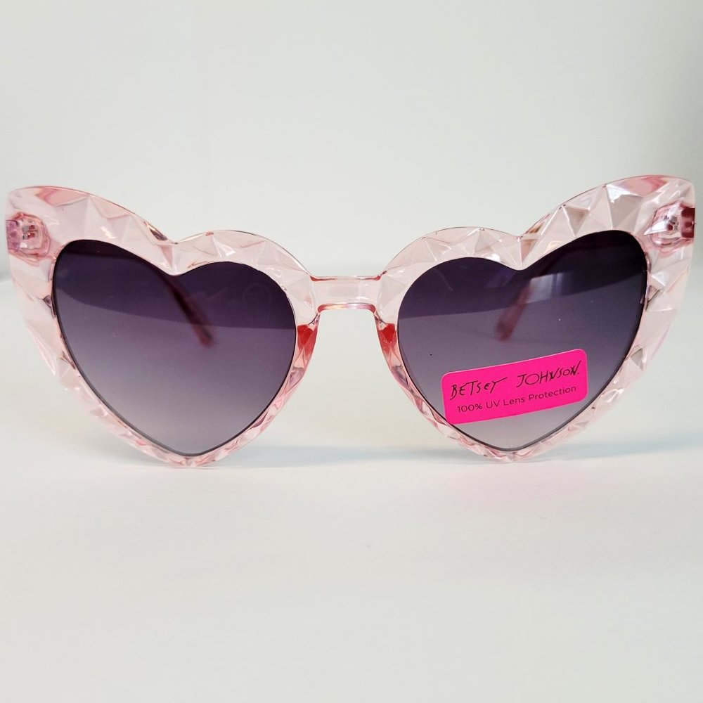 Betsey Johnson True to Heart Womens Faceted Pink Heart Frame Sunglasses NWOT